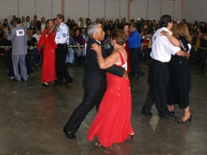 Mauá Plaza realiza concurso de dança de salão
