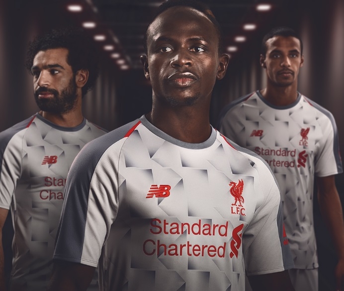 New Balance apresenta terceira camisa do Liverpool