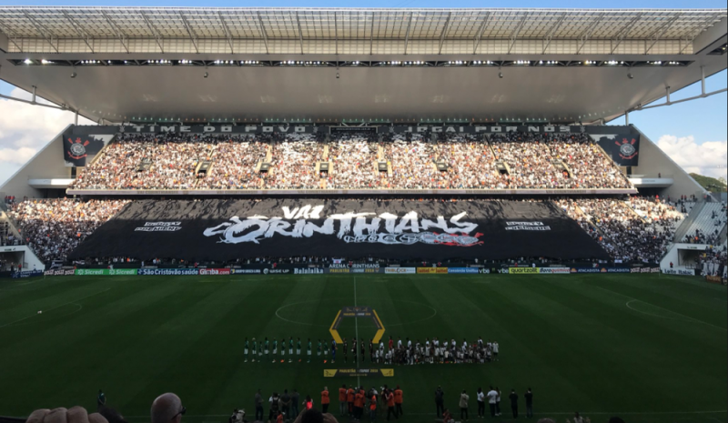 Bandeirão do Corinthians gera polêmica