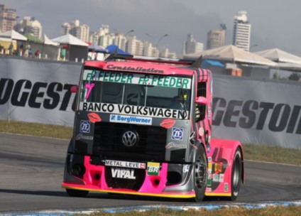VW tem concurso fotográfico na Fórmula Truck