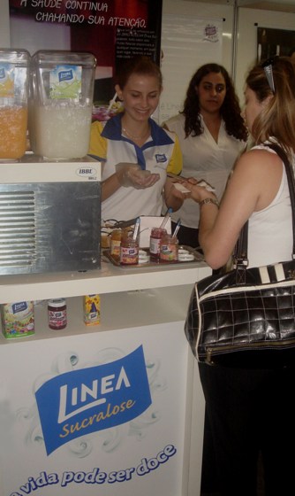 Linea Sucralose faz ação em Belo Horizonte   