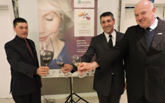 Organizadores brindam a  edição 2015 do Dia do Vinho.