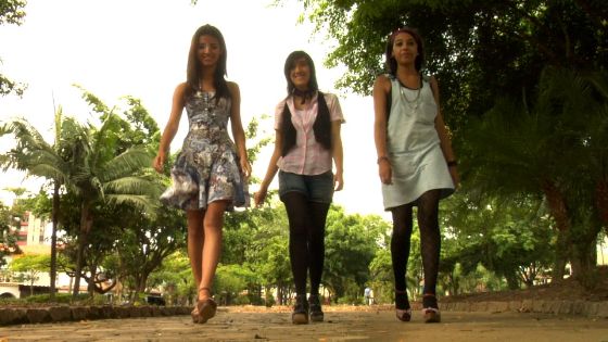Vencedoras da promo da Dijean ganham "banho" de loja