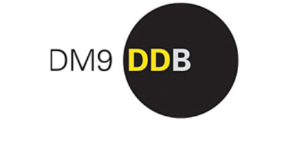 DM9DDB vai ao Twitter buscar estagiários