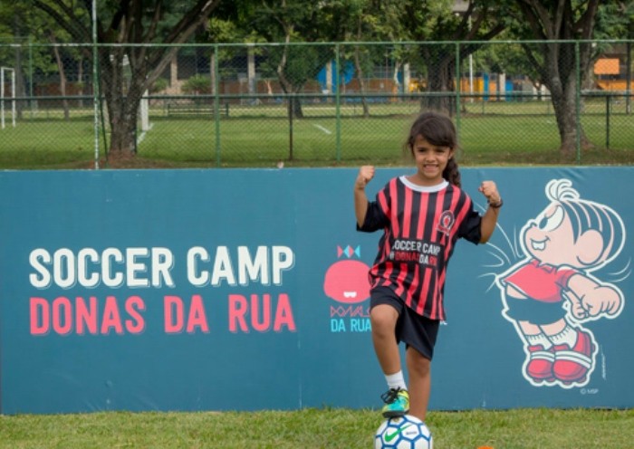 soccer camp donas da rua