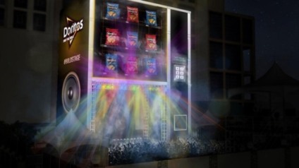 Doritos faz festa em vending machine gigante