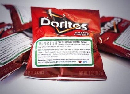 Polícia distribui Doritos em festival de maconha
