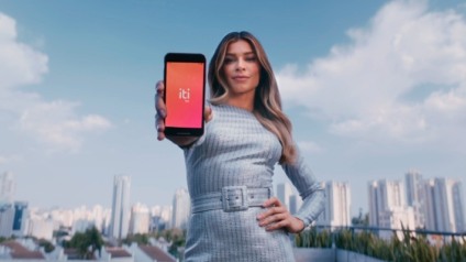 Anitta, Grazi Massafera e MC Jottapê apresentam o iti