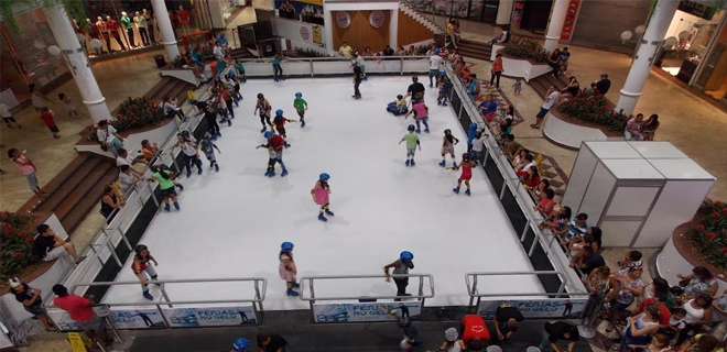 Pista de patinação no gelo volta a agitar as férias do BH Shopping Pista de patinação no gelo volta a agitar as férias do BH Shopping