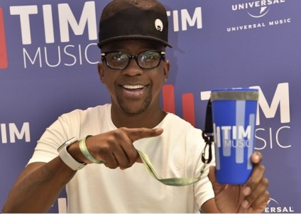TIM esquenta os tamborins para o Carnaval carioca
