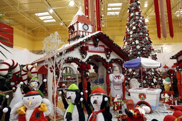 Shopping se antecipa e inicia montagem da decoração de Natal em outubro