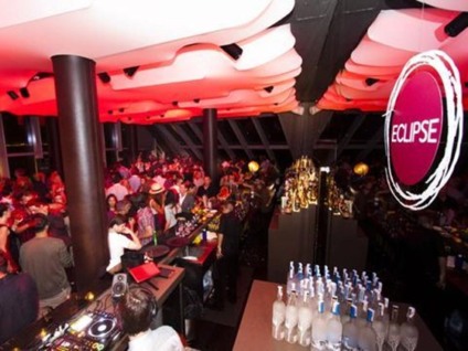 Hotel comemora 2 anos no Twitter com festa para tuiteiros