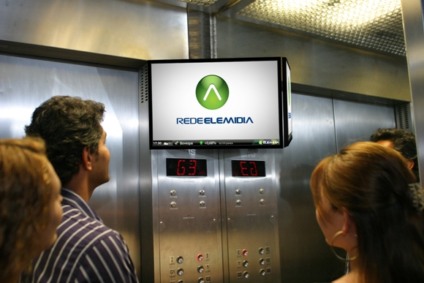 Elemidia e Nissin falam com o público jovem