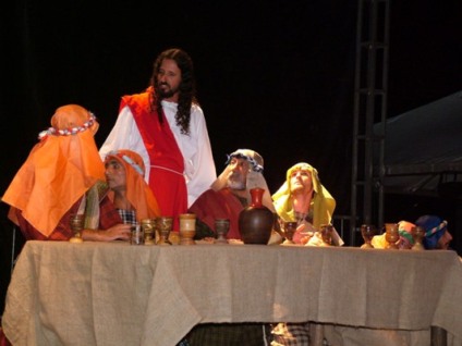 Ubatuba realiza encenação da Paixão de Cristo