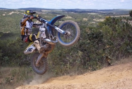 Enduro dos Bandeirantes é marcado por homenagens