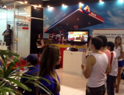 ALE e Itatiaia parceiras em estande na Bienal 
