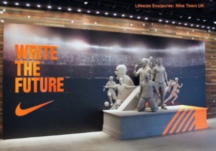 Craques do futebol viram esculturas em campanha da Nike