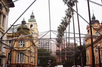 Estrutura da Feira do Livro de POA começa a ser montada