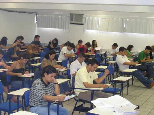 Jovens demais, donos do pequeno poder