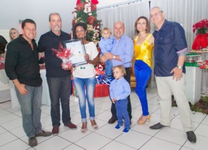 RICTV Record Blumenau homenageia em colaboradores