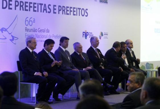 Prefeitos de várias cidades brasileiras estiveram presente ao evento.