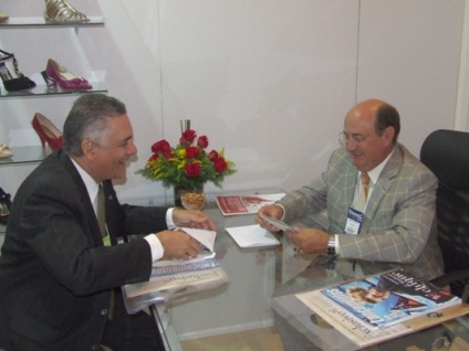 Exclusivo emociona parceiros na Couromoda
