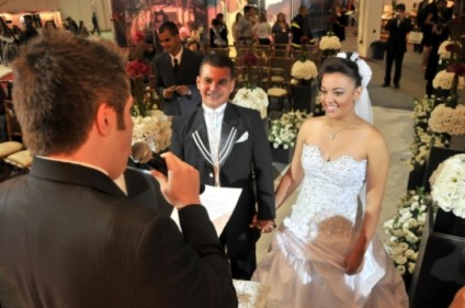 Expo Noivas & Festas começou com casamento de verdade