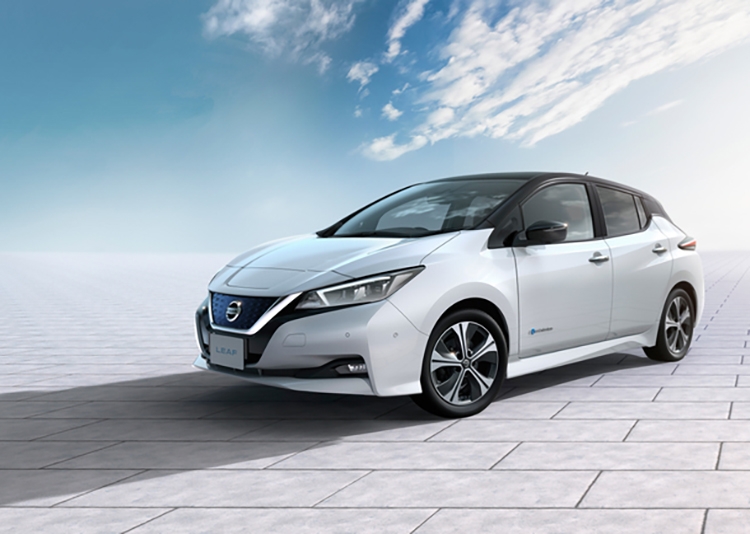 Nissan LEAF alcança a marca de 300 mil unidades vendidas Nissan LEAF alcança a marca de 300 mil unidades vendidas