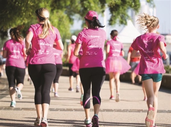 Giuliana Flores apoia a 12ª Pink Run