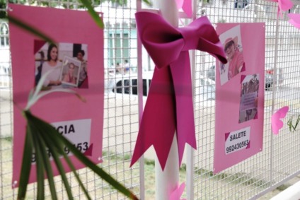 Exposição fotográfica durante o Outubro Rosa no Canoas Shopping