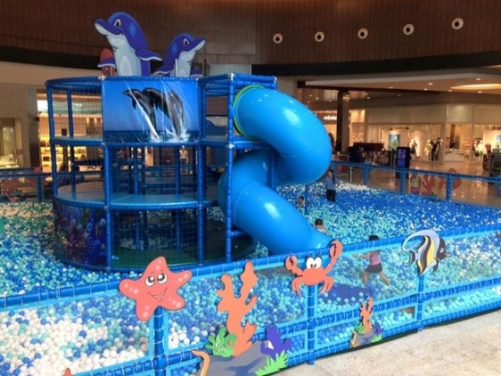 Piscina de bolinhas gigante chega ao Continente Shopping