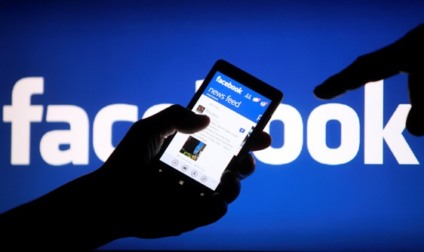 A smartphone user shows the Facebook application on his phone in the central Bosnian town of Zenica, in this photo illustration, May 2, 2013. Facebook Inc said July 24, 2013 that revenue in the second quarter was $1.813 billion, compared to $1.184 billion in the year ago period. REUTERS/Dado Ruvic /Files (BOSNIA AND HERZEGOVINA – […]