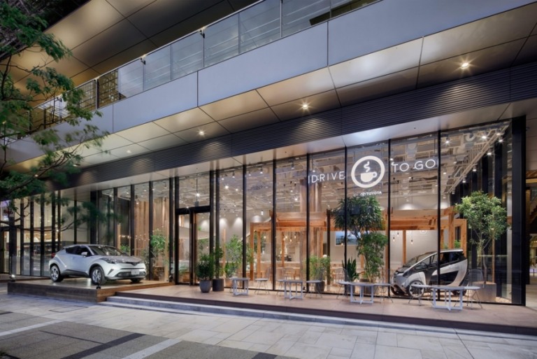 Toyota une cafeteria e compartilhamento de carros no mesmo lugar