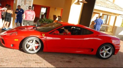 Passeio de Ferrari no IT Forum