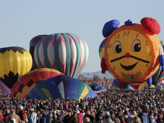 Festa do Balão colore céu de cidade no Novo México