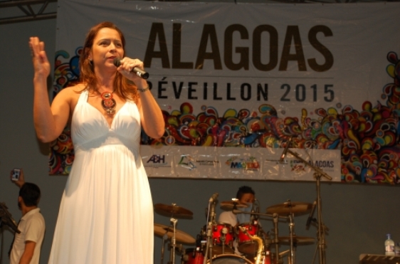 Claudia Pessôa encerrou o Festival apresentando os atrativos do Réveillon em Maceió.
