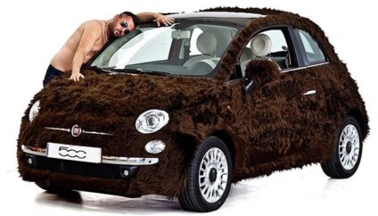 Fiat populariza carro na Parada Gay de Madrid