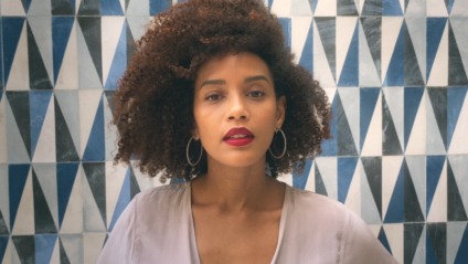 L’Oréal Paris enaltece força feminina e sororidade