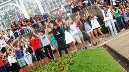 Gazetinha promove flash mob no Botânico