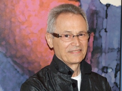Ação promo escolhe capa de livro de Gilberto Strunck