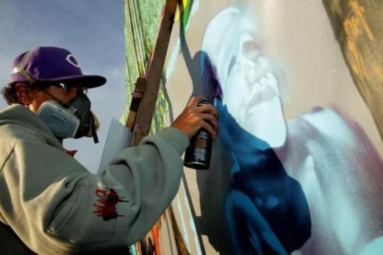Grafiteiros mostram sua arte no entorno do Beira-Rio