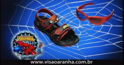 Grendene com brindes para crianças no PDV