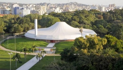 Justiça suspende shows e eventos em locais fechados em POA