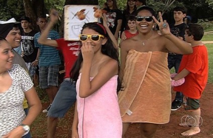 O hit Harlem Shake chegou com tudo em Goiânia