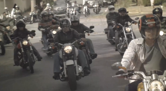 Harley-Davidson une 61 pessoas em test-ride