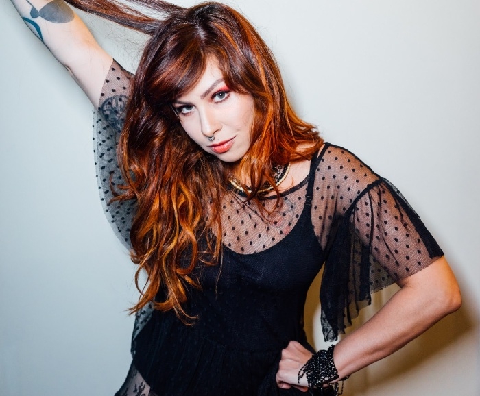 Pitty e TNT se unem para escolher bandas