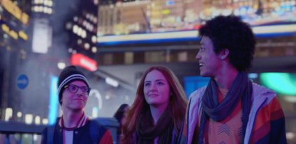 Novo comercial da CCAA recria a Times Square