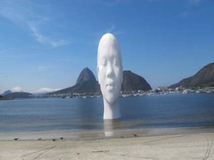 Artista espanhol instala 'rosto gigante' em Botafogo