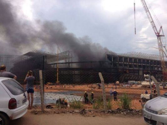 O incêndio aconteceu em outubro de 2013 (Foto: OlharCopa).