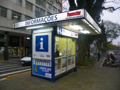 Informações turísticas deverão ter três idiomas